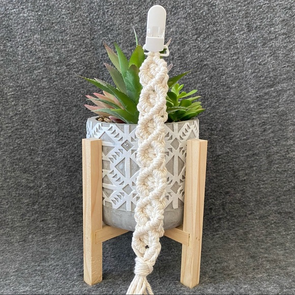 HANDMADE PACIFIER CLIP - Picture 1 of 3